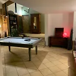 Baptiste Sauna Billard Piano Ping-pong Baby-foot Piscine Pres De Bordeaux Cérons