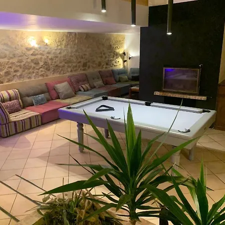 Baptiste Sauna Billard Piano Ping-pong Baby-foot Piscine Pres De Bordeaux *