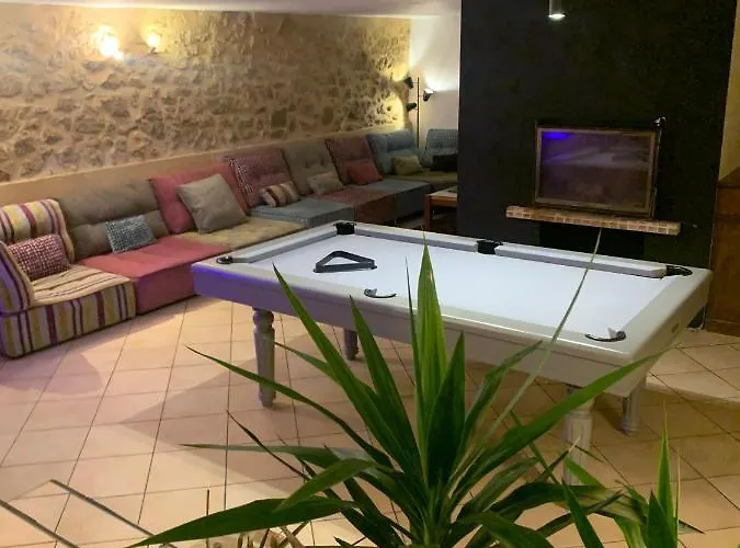 Baptiste Sauna Billard Piano Ping-pong Baby-foot Piscine Pres De Bordeaux *